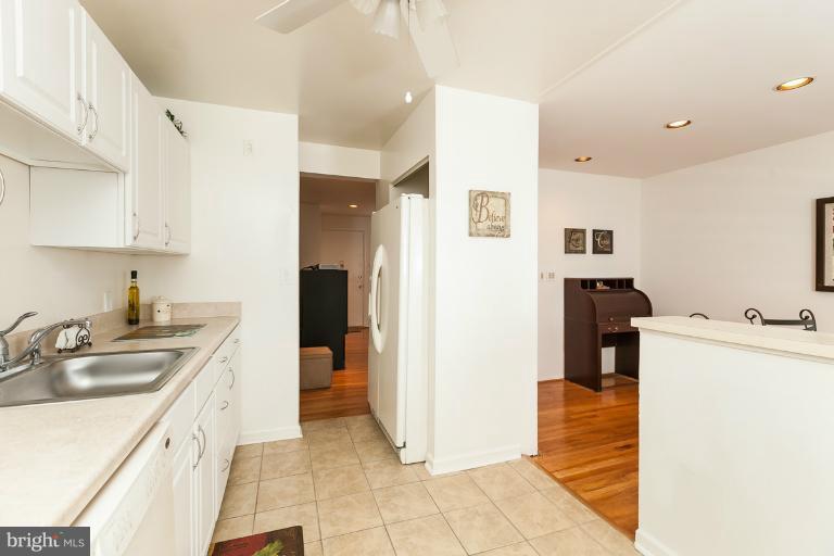 6942 Blanche Road Baltimore, MD 21215 - Photo 12 of 28 Kitchen