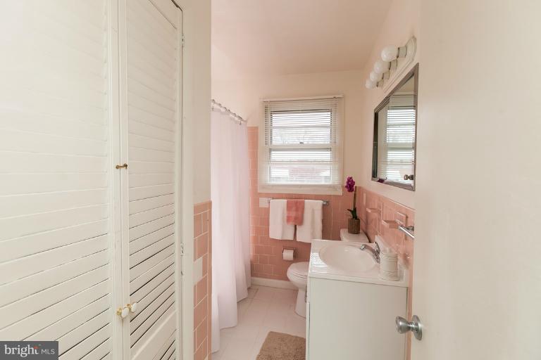 6942 Blanche Road Baltimore, MD 21215 - Photo 17 of 28 Bath