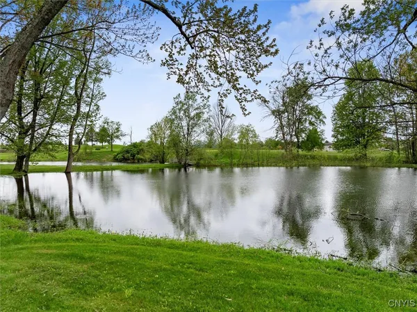 $449,900 | 104 Pinehurst Lane, Augusta, NY 13425