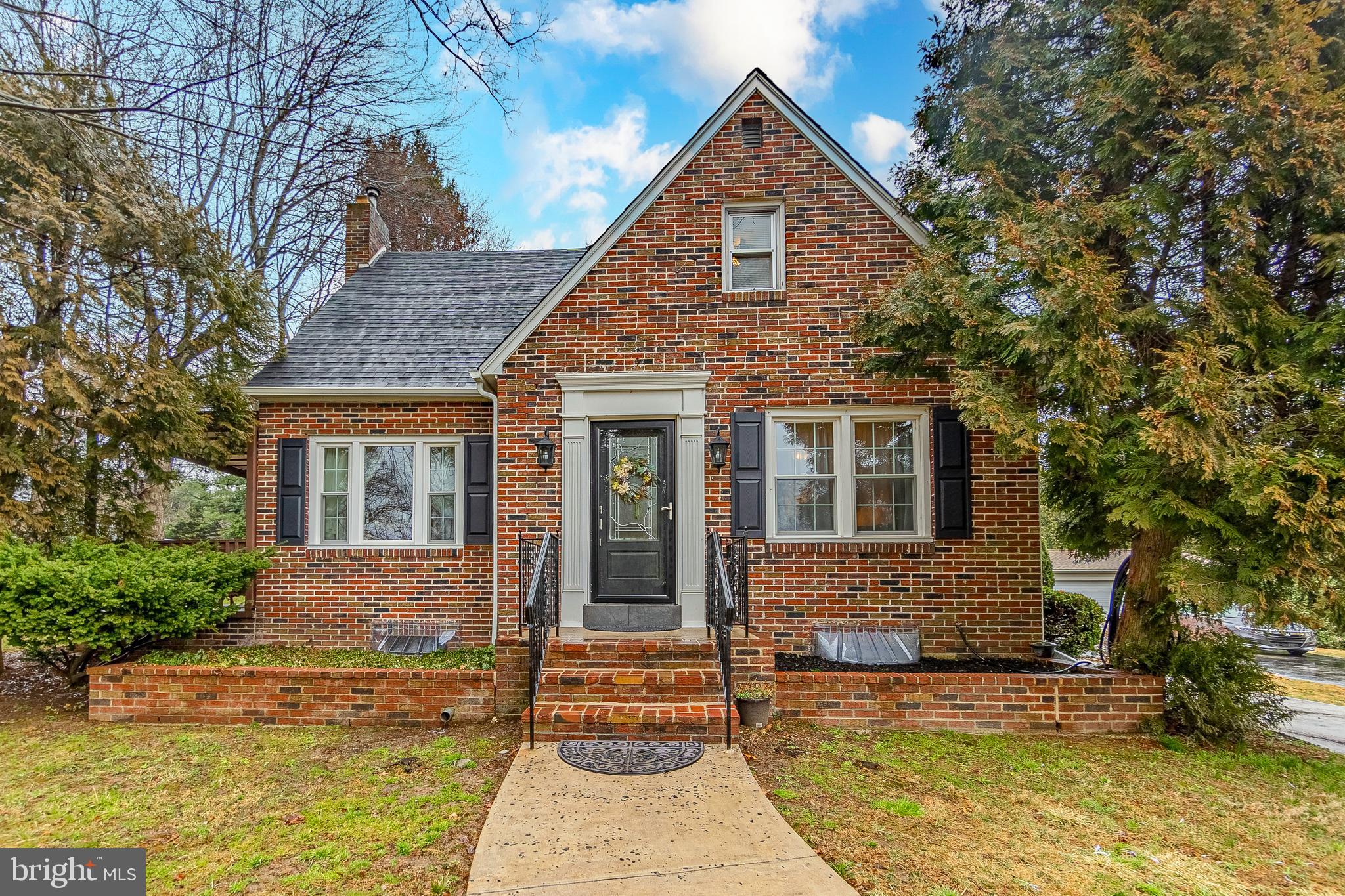 Welcome to 215 W. Rose Valley Road!!