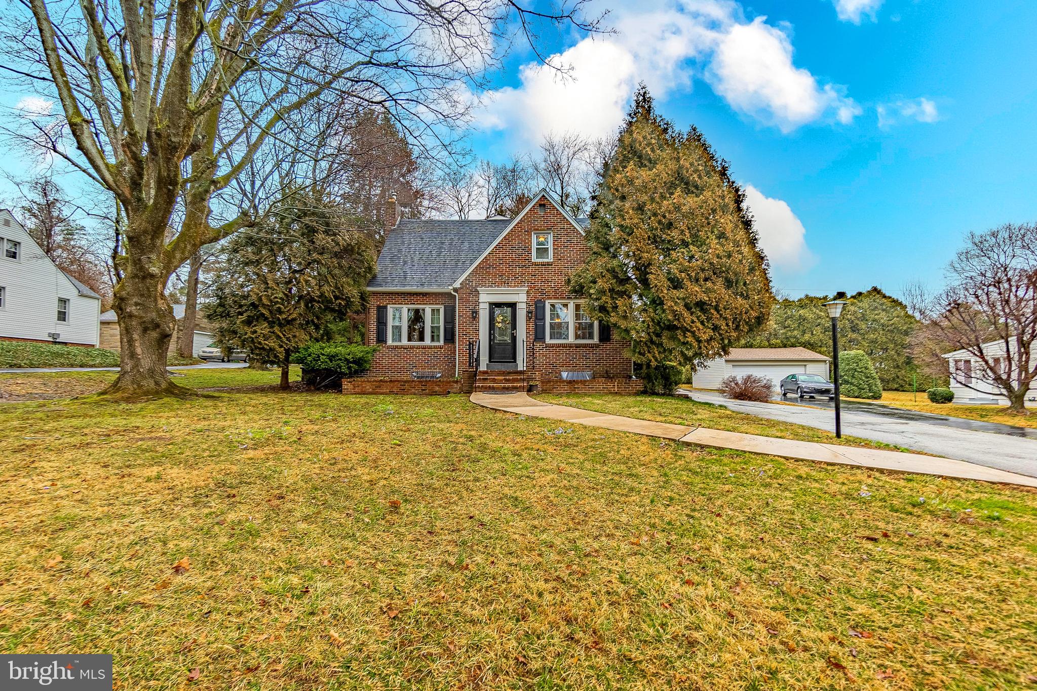 215 West Rose Valley Road Wallingford, PA 19086 - Photo 3 of 77