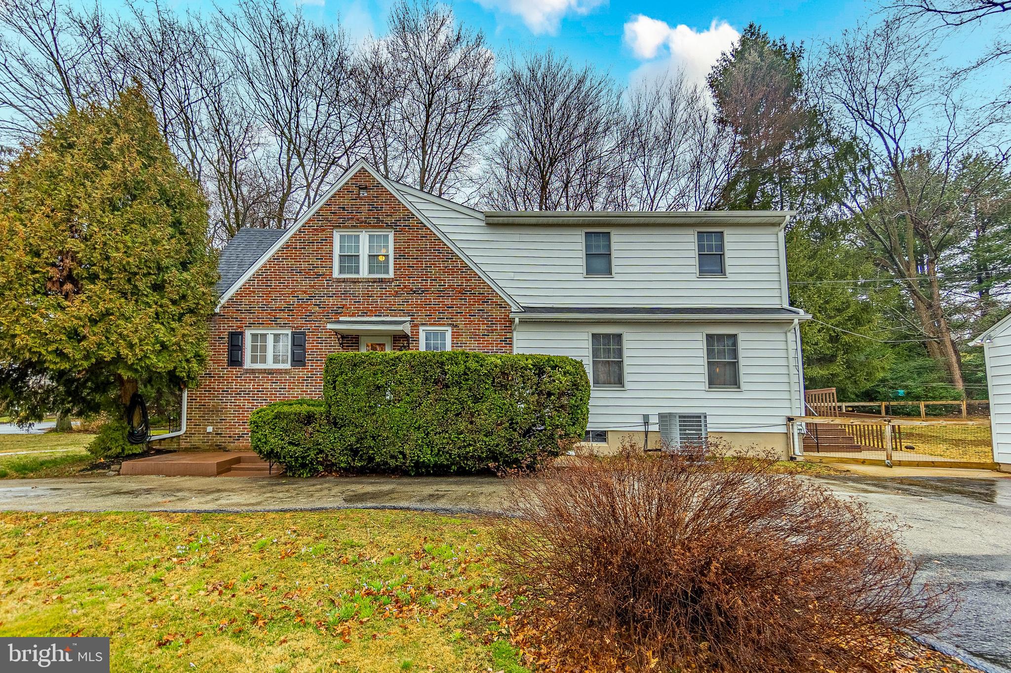 215 West Rose Valley Road Wallingford, PA 19086 - Photo 9 of 77