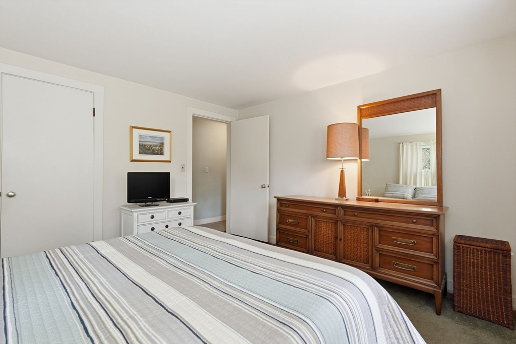 102 Blue Hills Road Amherst, MA 01002 - Photo 18 of 40