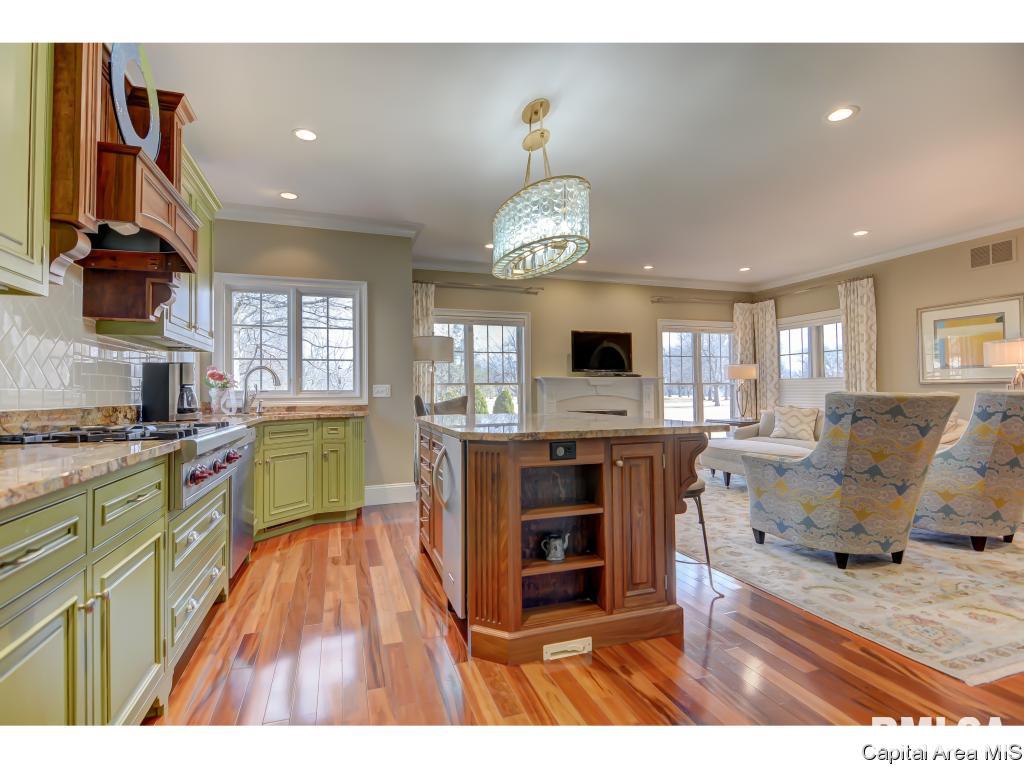 58 Oakmont Drive Springfield, IL 62704 - Photo 2 of 36