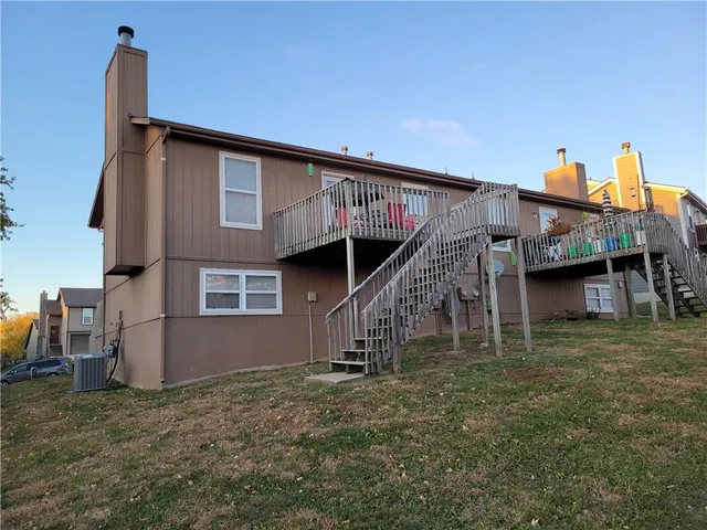 $475,000 | 939-941 Goldfinch Lane, Liberty, MO 64068