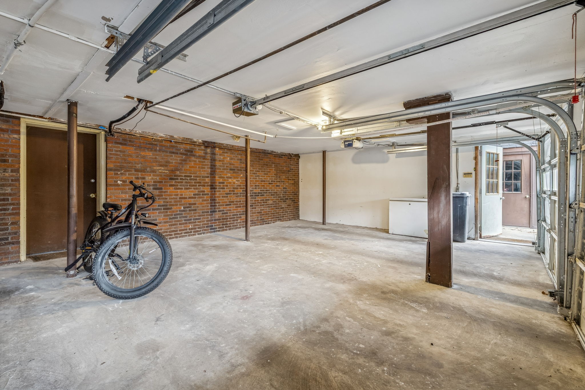 500 Paragon Mills Road, Unit E6 Nashville, TN 37211 - Photo 36 of 43 a view of a garage