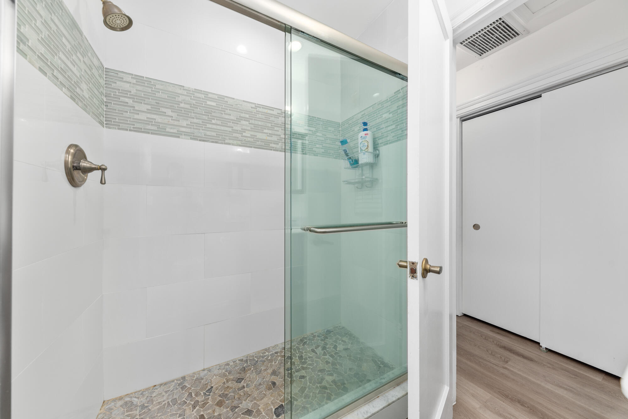 1140 Beach Road West Palm Beach, FL 33404 - Photo 18 of 35 1140 Beach Rd, Riviera Beach (32)