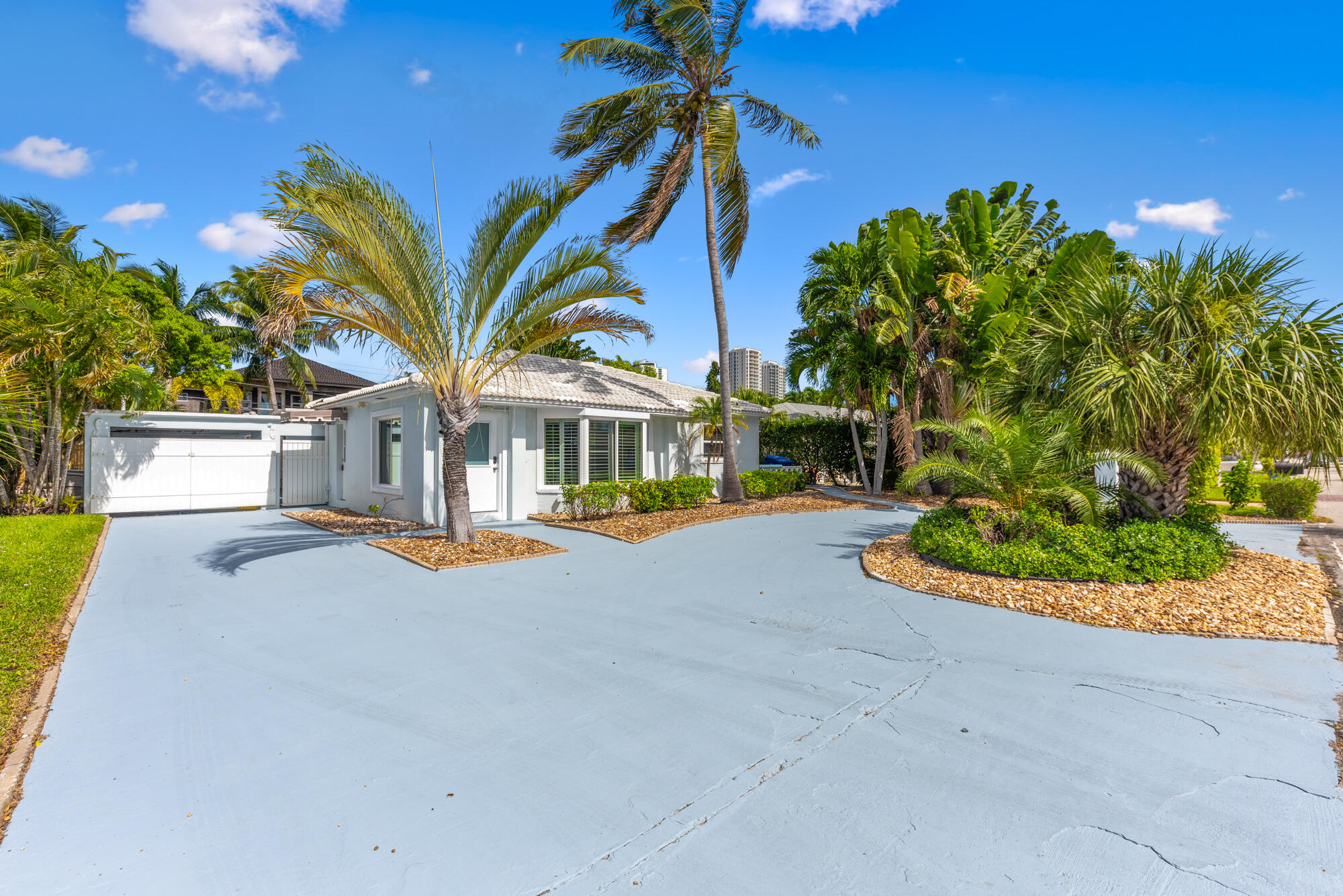 1140 Beach Road West Palm Beach, FL 33404 - Photo 29 of 35 1140 Beach Rd, Riviera Beach (15)