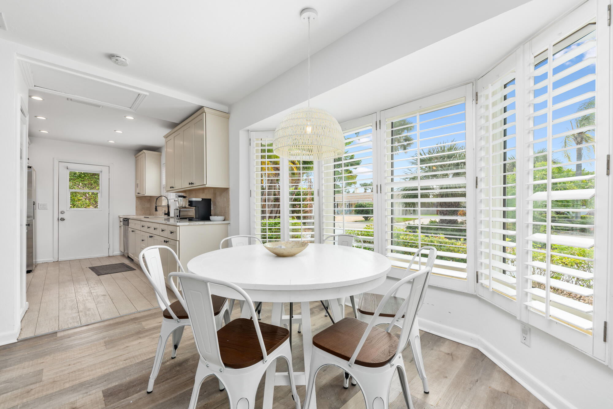 1140 Beach Road West Palm Beach, FL 33404 - Photo 3 of 35 1140 Beach Rd, Riviera Beach (21)