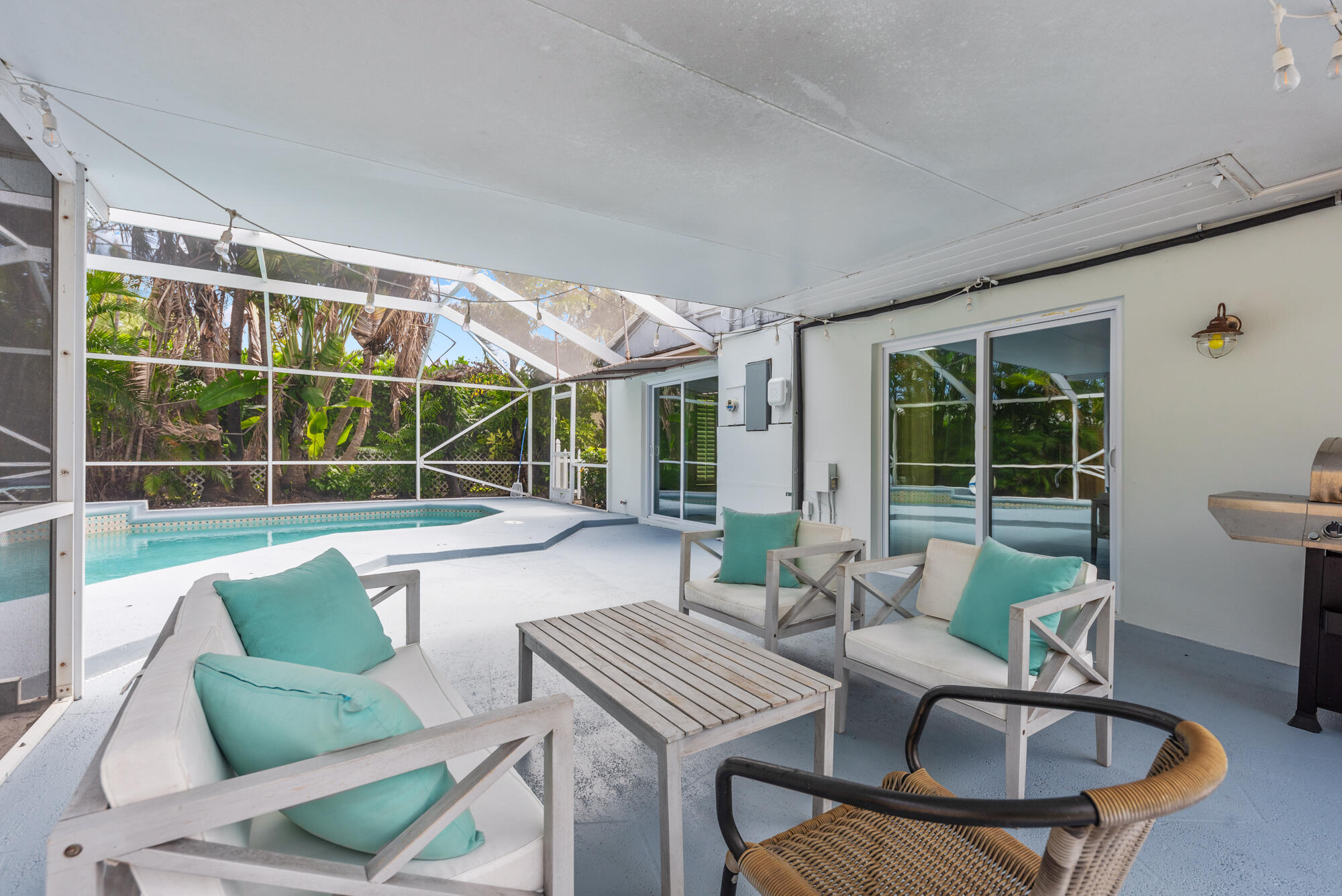 1140 Beach Road West Palm Beach, FL 33404 - Photo 33 of 35 1140 Beach Rd, Riviera Beach (36)