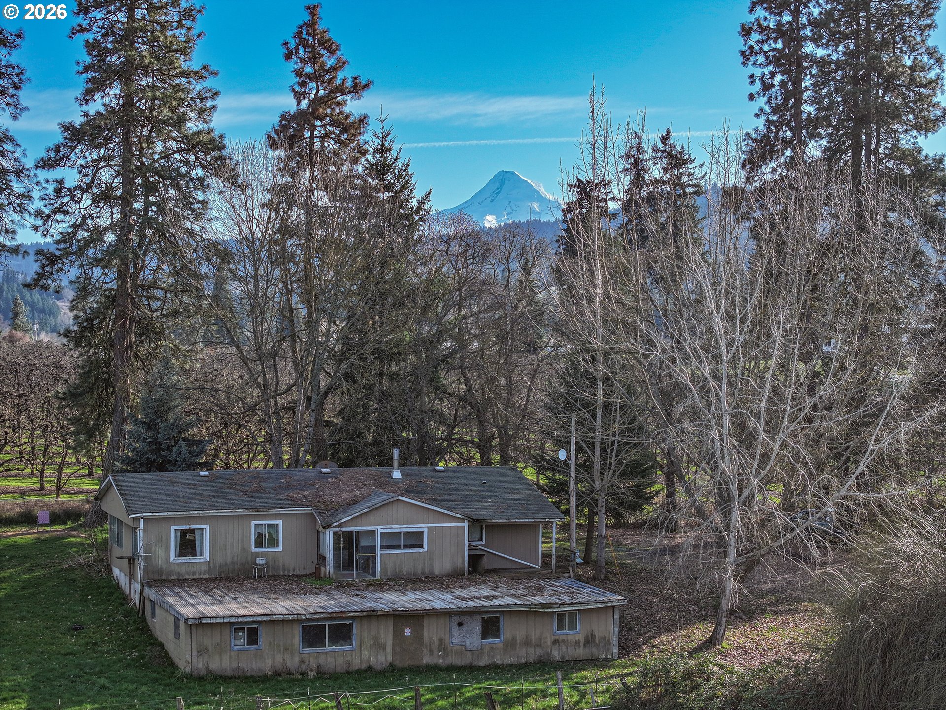 2739 Wyeast Road Hood River, OR 97031 - Photo 17 of 28 a front view of a house with a yard