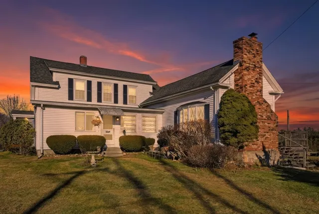 $319,900 | 521 North Liberty Street, Belchertown, MA 01007