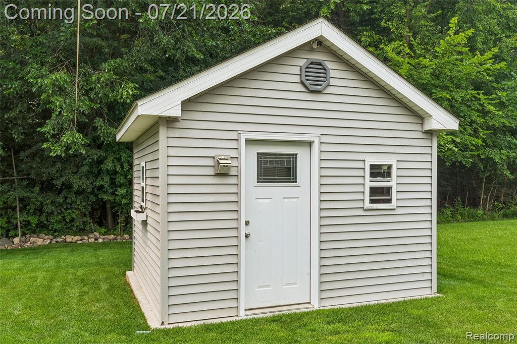2105 Middle Ridge Drive Holly, MI 48442 - Photo 37 of 46 Gallery Image 37