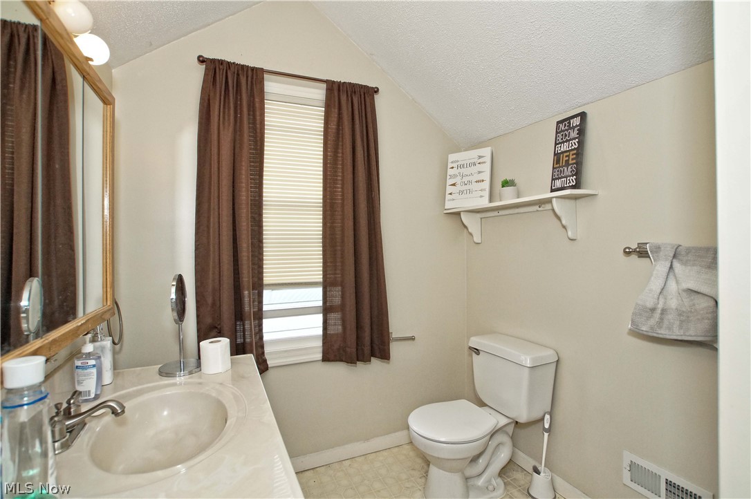 4218 Ellison Road Cleveland, OH 44121 - Photo 22 of 31