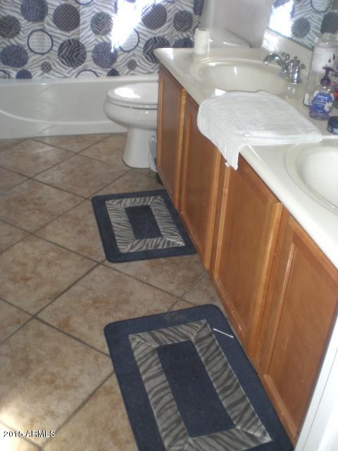 8138 West Riverside Avenue Phoenix, AZ 85043 - Photo 34 of 58 Bathroom upstairs