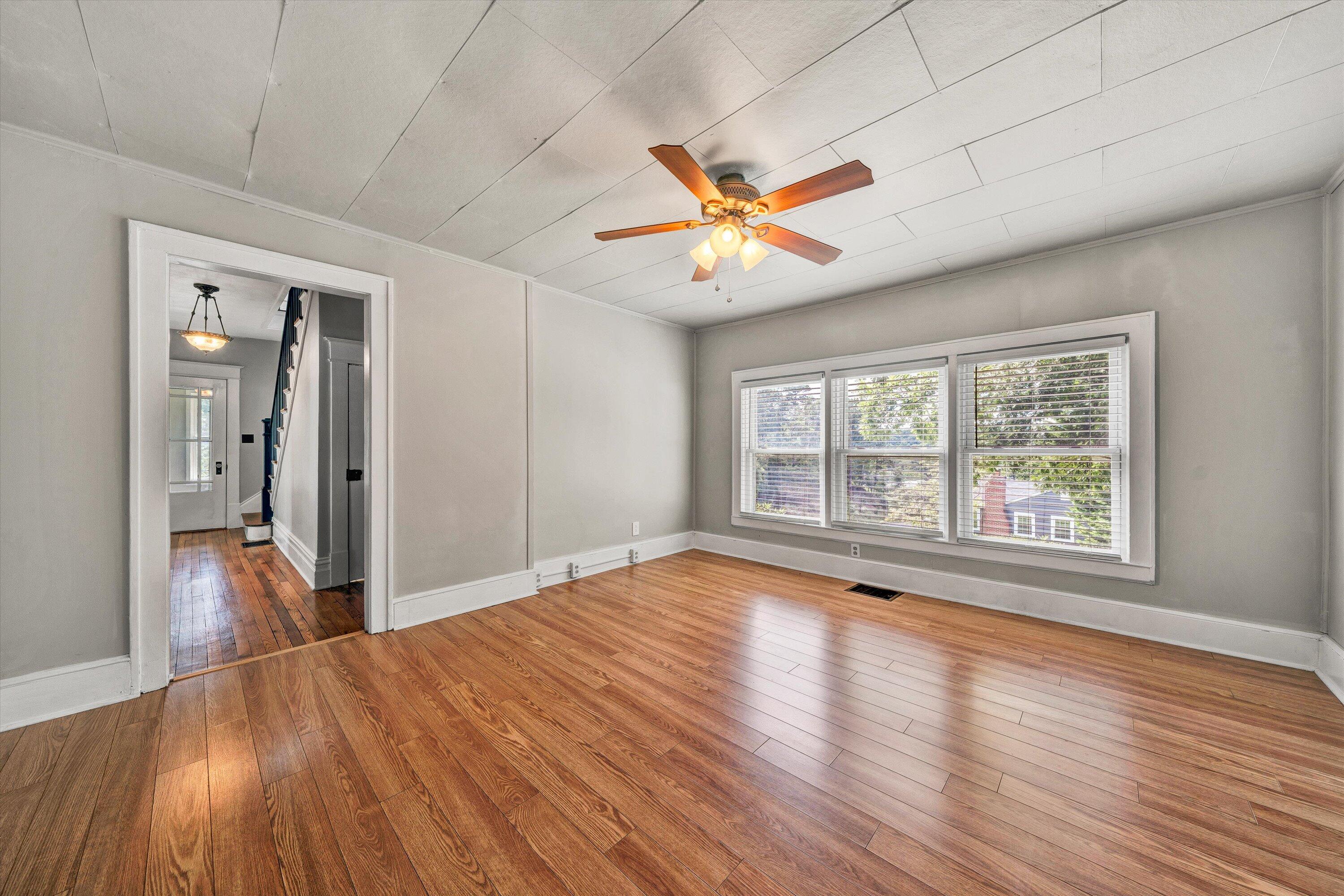 1703 Springfield Avenue Salem, VA 24153 - Photo 15 of 51 15-DSC00154