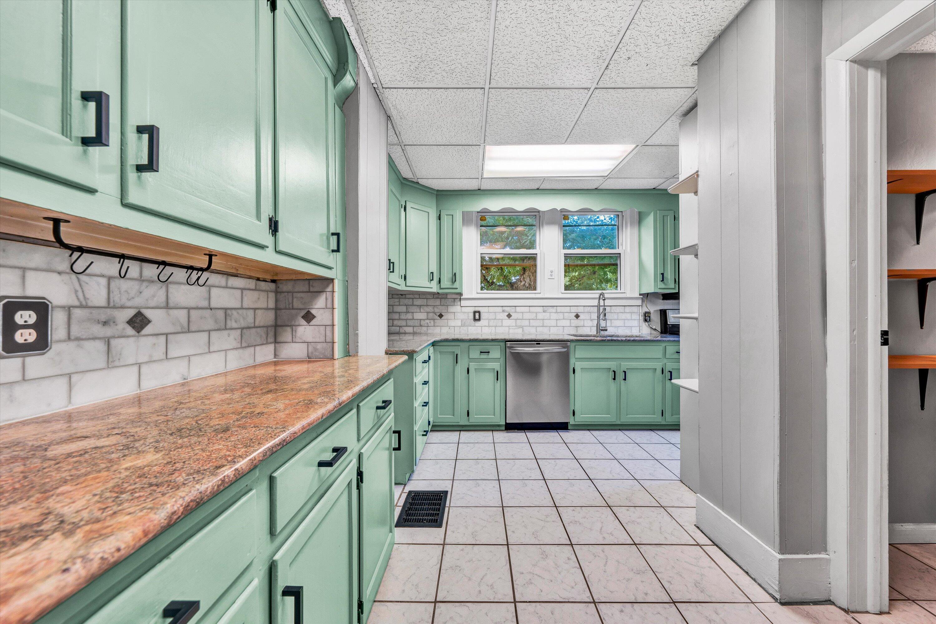 1703 Springfield Avenue Salem, VA 24153 - Photo 16 of 51 16-DSC00157