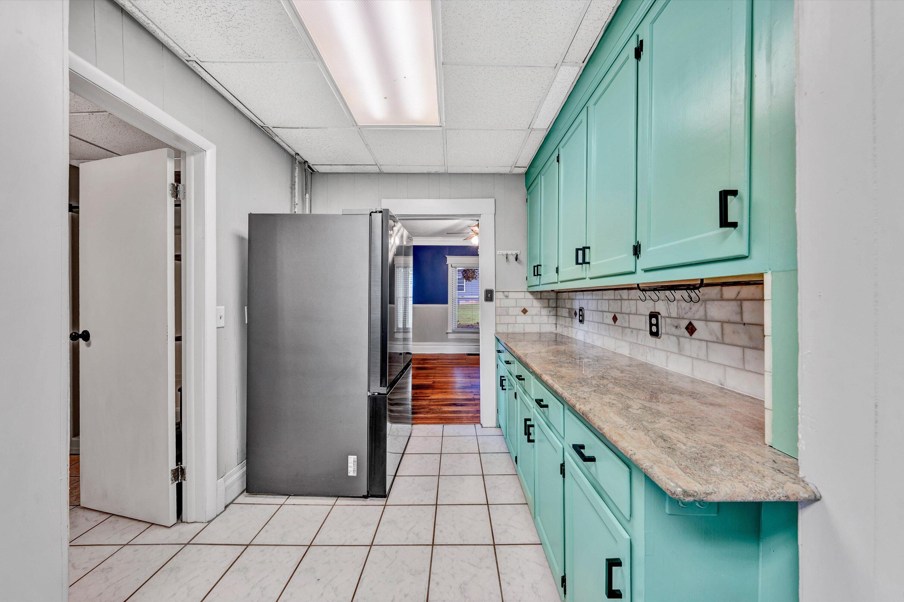 1703 Springfield Avenue Salem, VA 24153 - Photo 17 of 51 17-DSC00163