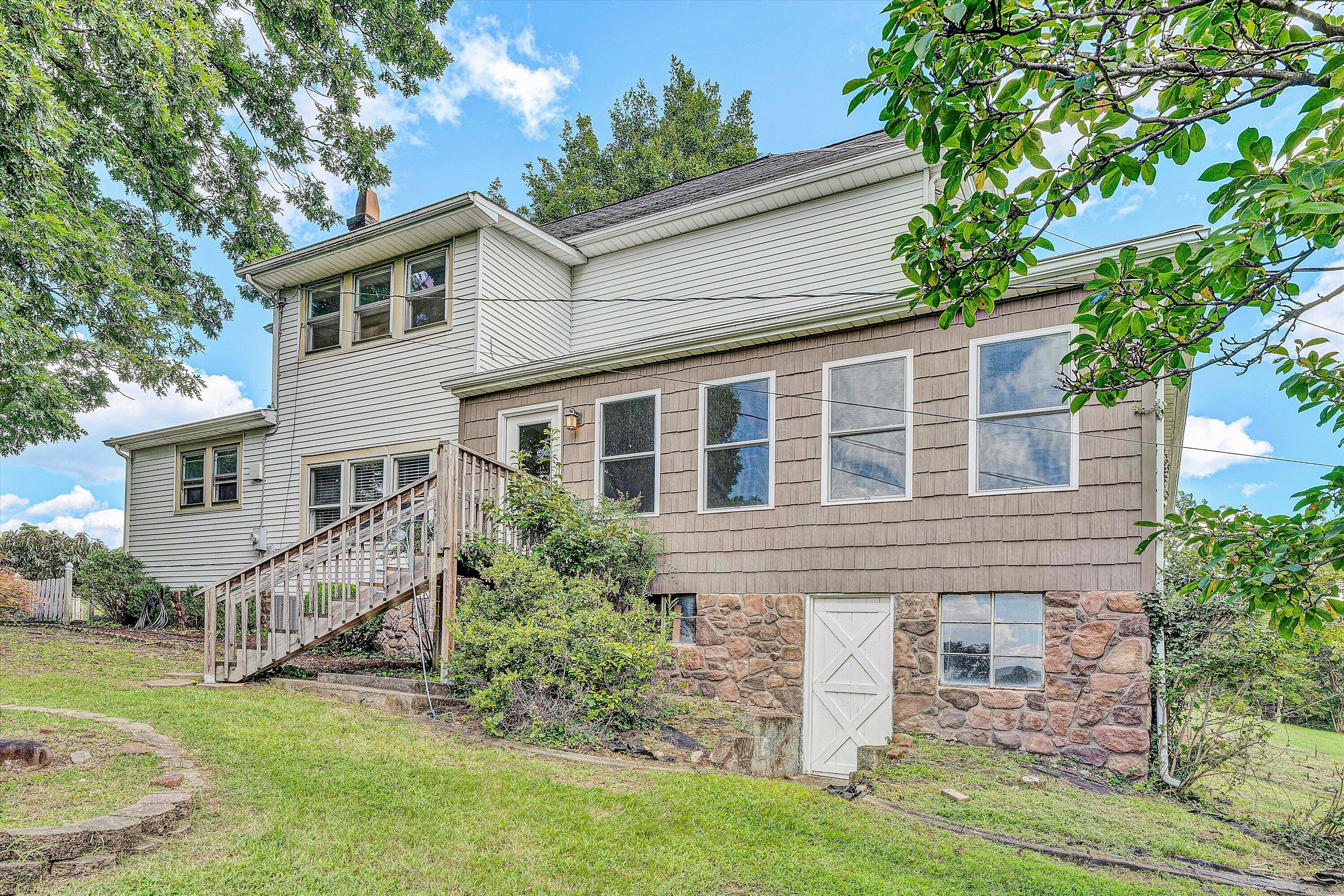 1703 Springfield Avenue Salem, VA 24153 - Photo 3 of 51 03-DSC00235