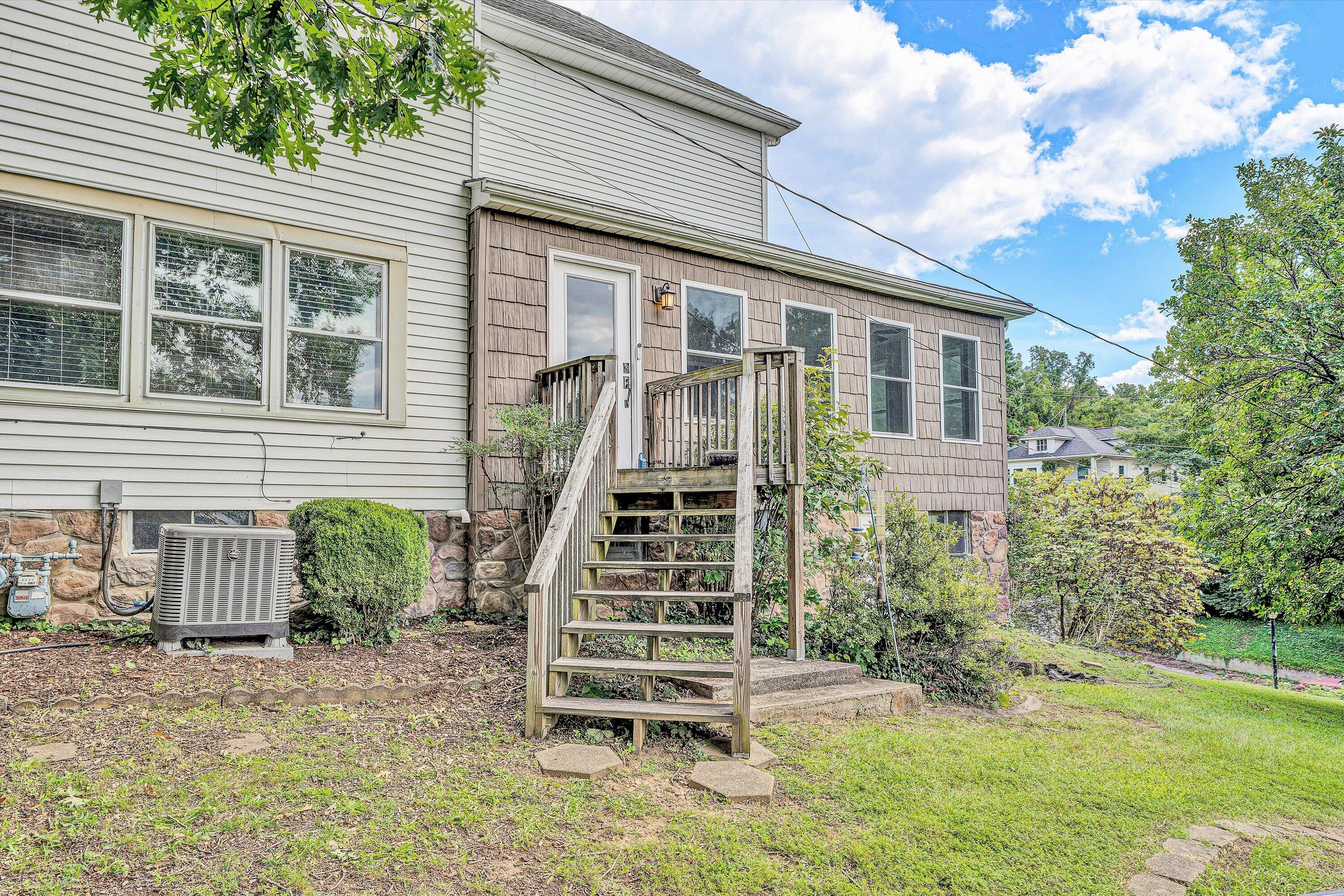 1703 Springfield Avenue Salem, VA 24153 - Photo 4 of 51 04-DSC00226