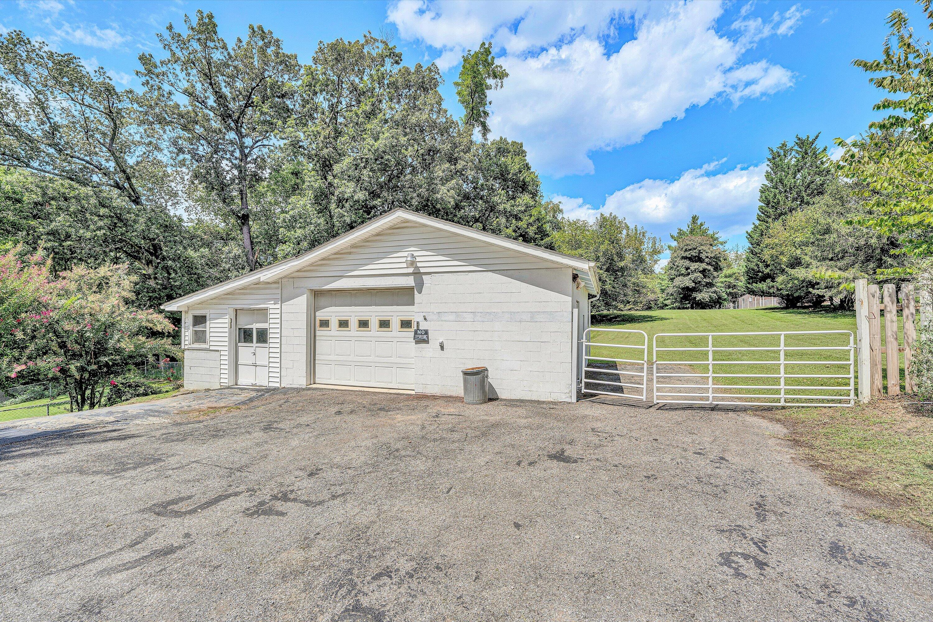 1703 Springfield Avenue Salem, VA 24153 - Photo 44 of 51 49-DSC00271