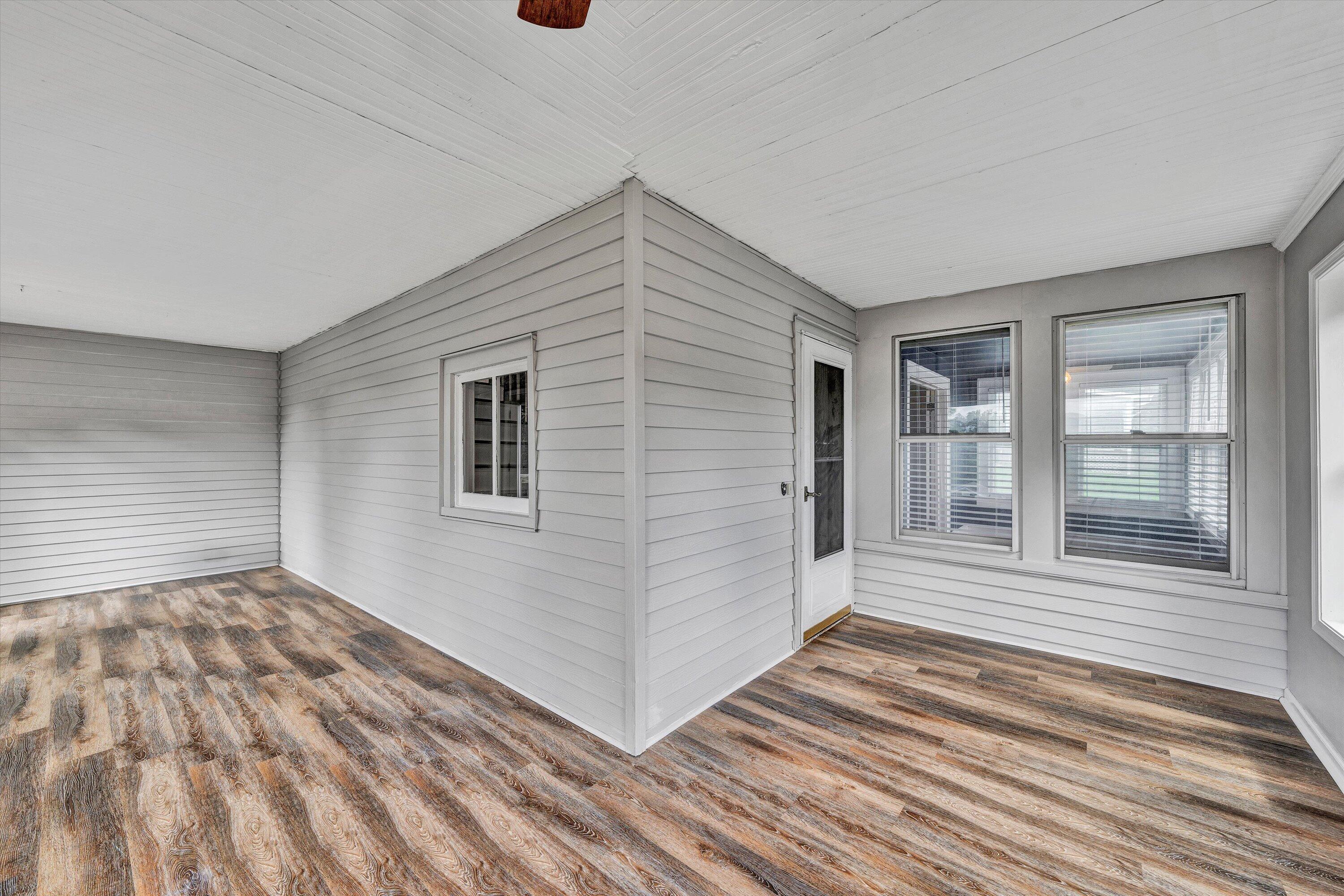 1703 Springfield Avenue Salem, VA 24153 - Photo 6 of 51 06-DSC00127