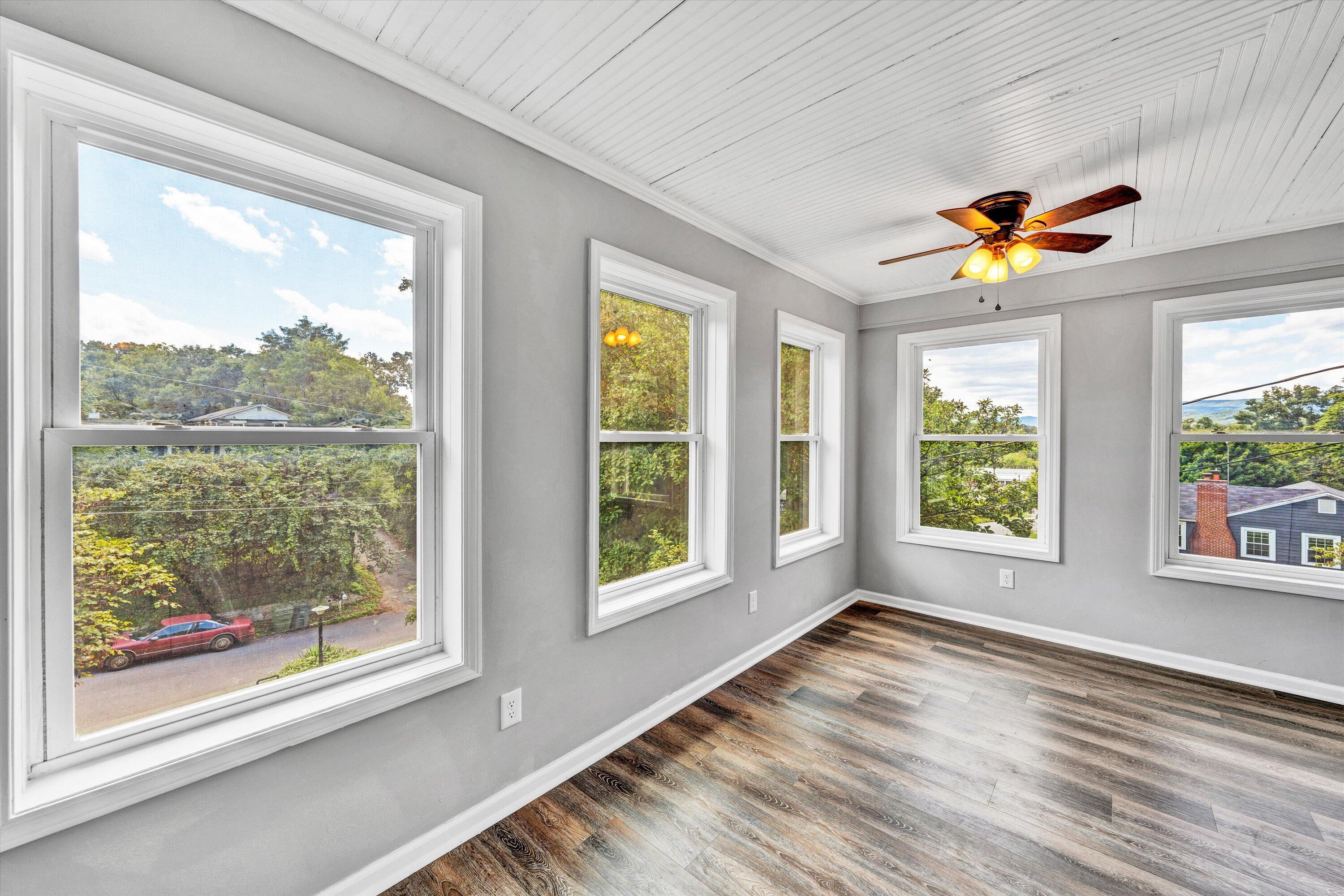 1703 Springfield Avenue Salem, VA 24153 - Photo 7 of 51 07-DSC00130