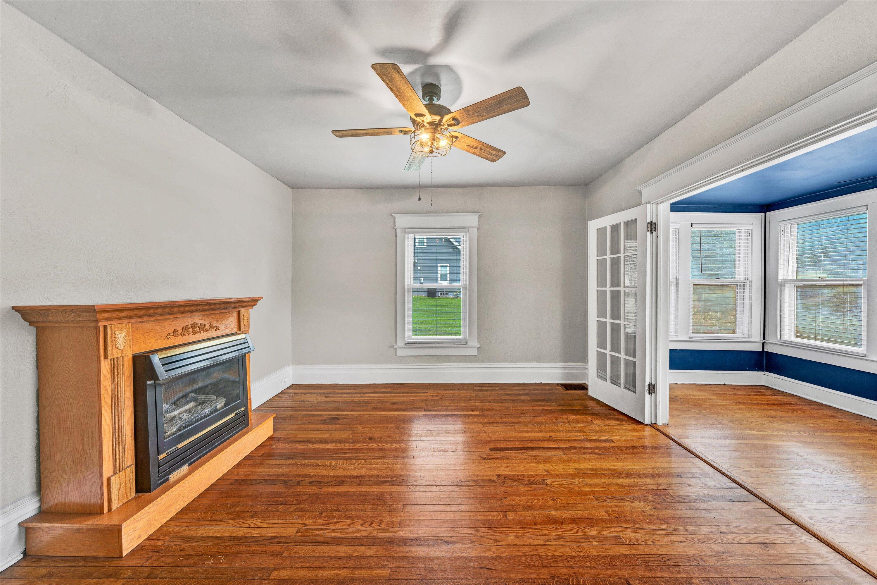 1703 Springfield Avenue Salem, VA 24153 - Photo 9 of 51 09-DSC00136