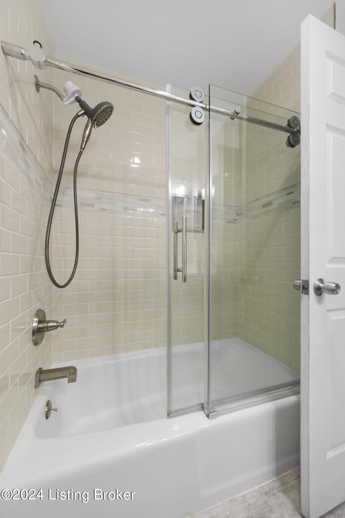 10707 Sunderland Road Louisville, KY 40243 - Photo 41 of 56 10707 Sunderland Rd-141