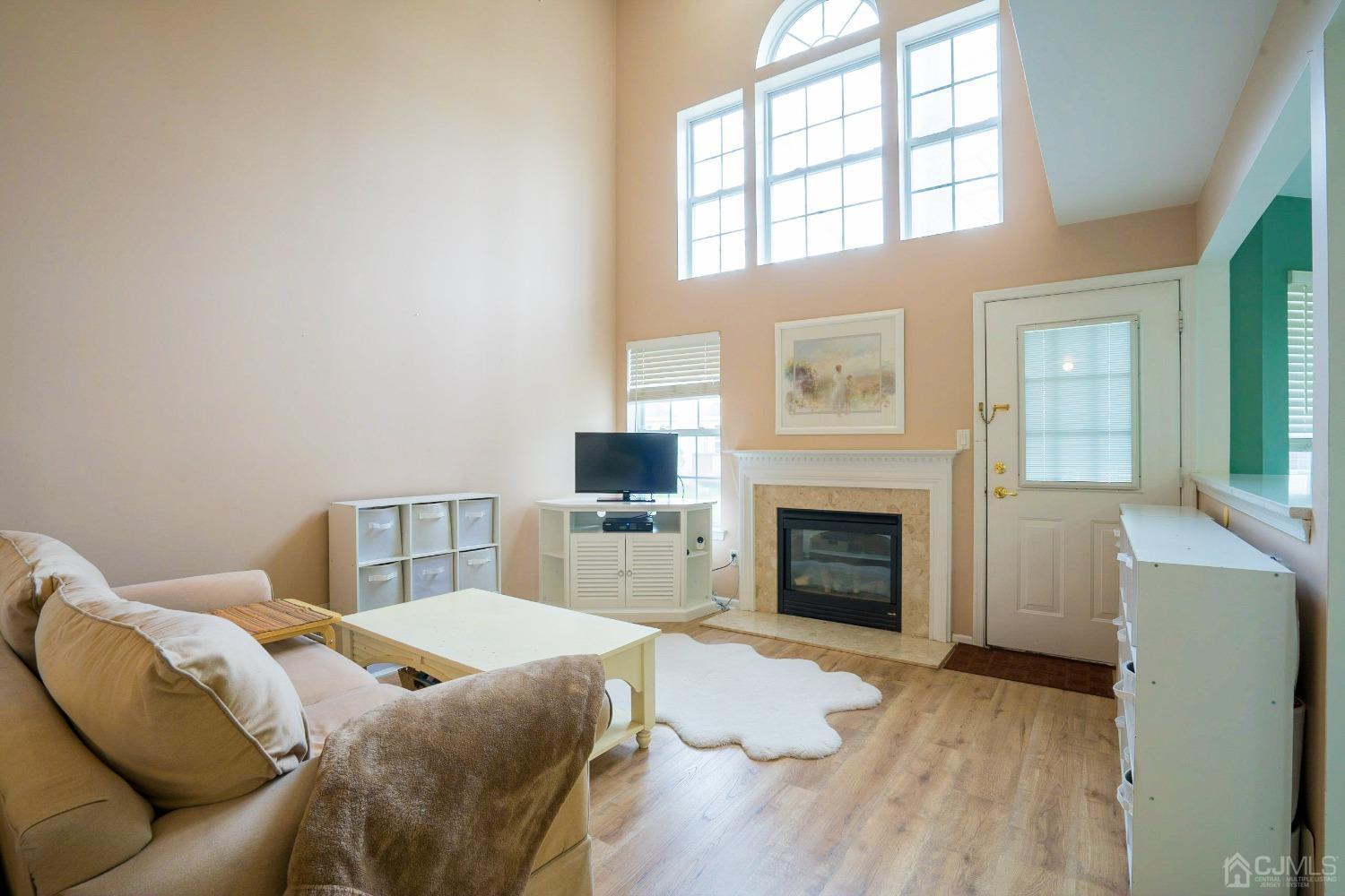 339 Hawthorne Road North Brunswick, NJ 08902 - Photo 6 of 37 Gallery Image 6