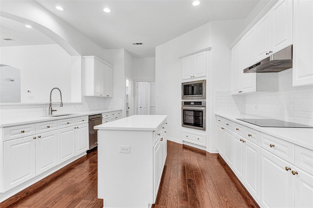 Welcome to 4332 Risinghill in Plano! This gorgeously updated home is nestled on a expansive corner lot and offers everything you are looking for!