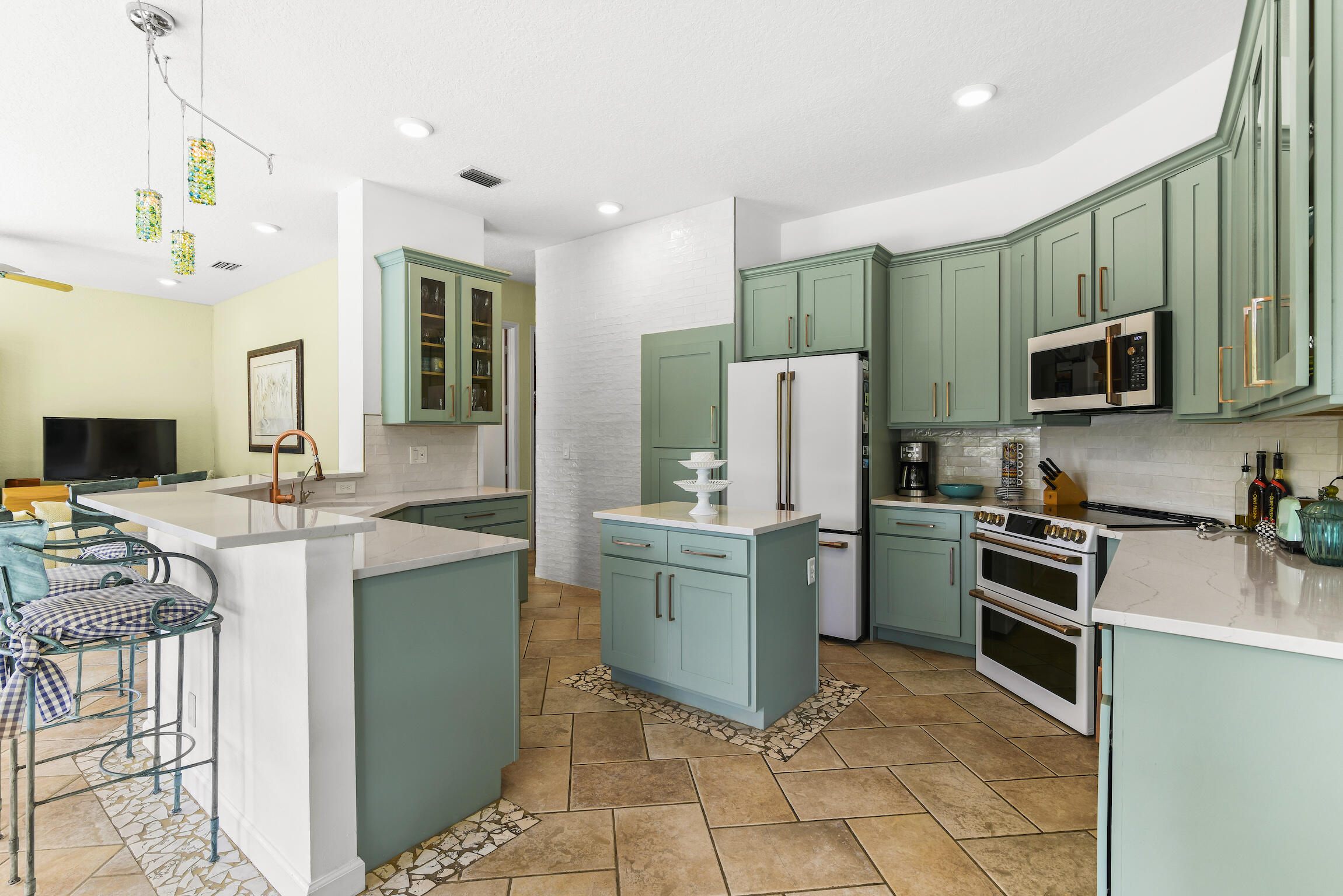310 Southwest 16th Street Boca Raton, FL 33432 - Photo 12 of 46 BocaRatonStudio 120