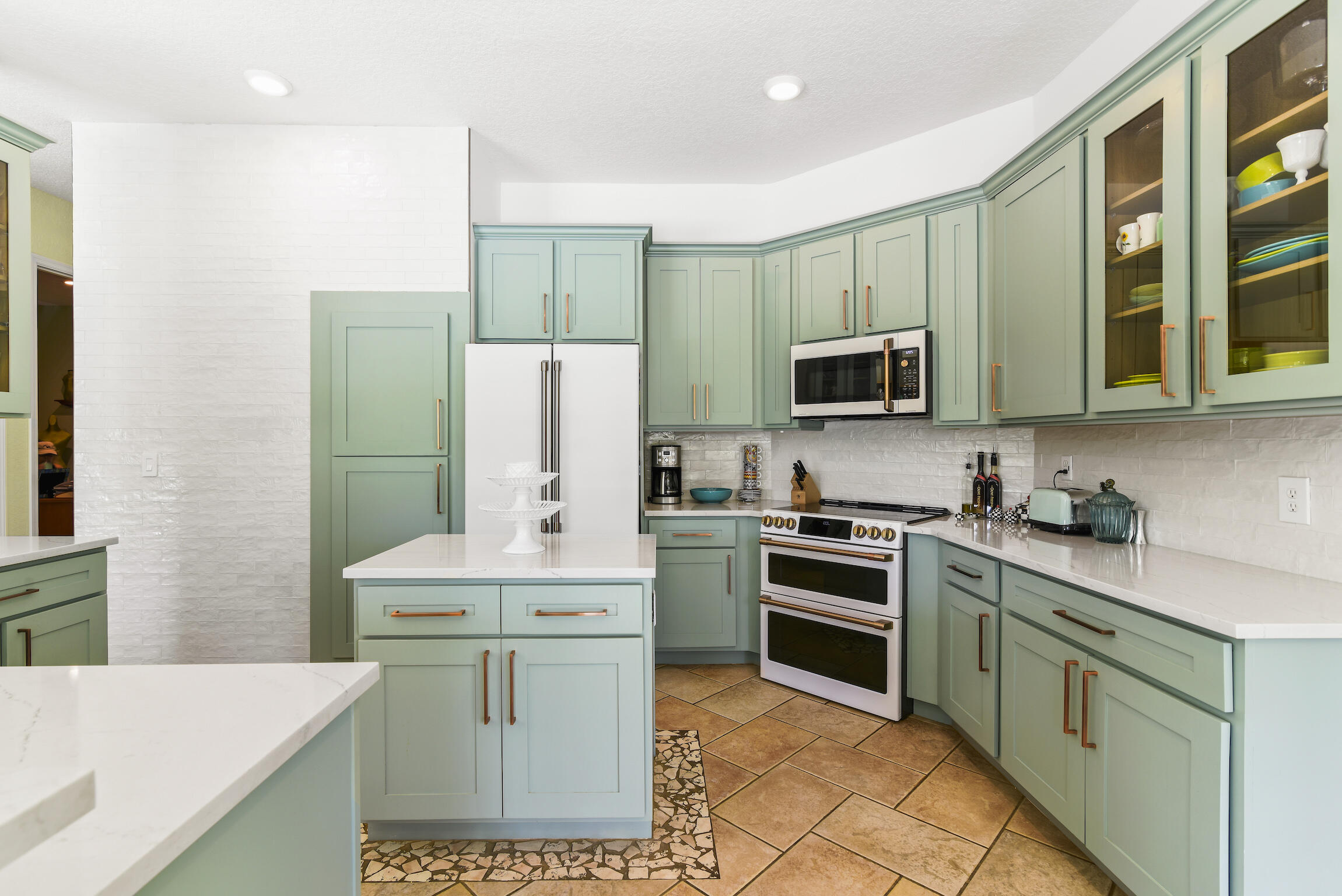 310 Southwest 16th Street Boca Raton, FL 33432 - Photo 14 of 46 BocaRatonStudio 121