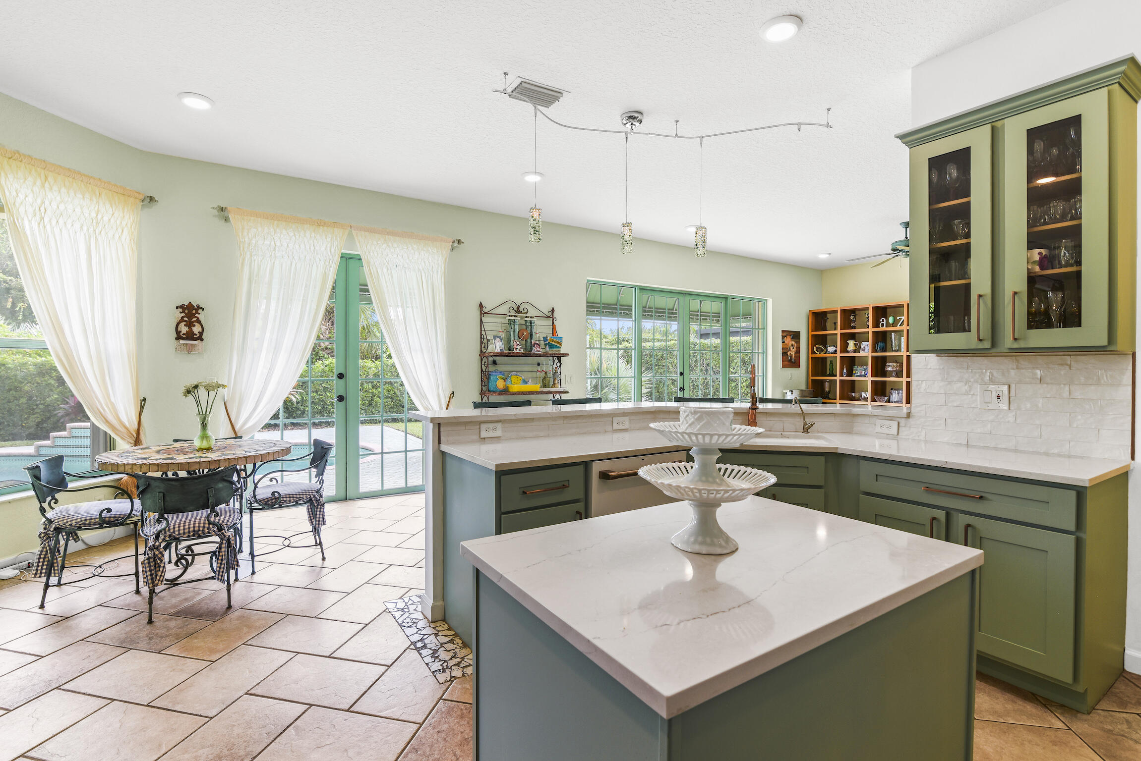 310 Southwest 16th Street Boca Raton, FL 33432 - Photo 15 of 46 BocaRatonStudio 125