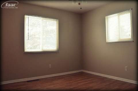 2045 North Long Lake Road Fenton, MI 48430 - Photo 18 of 20 20393851-17.JPG