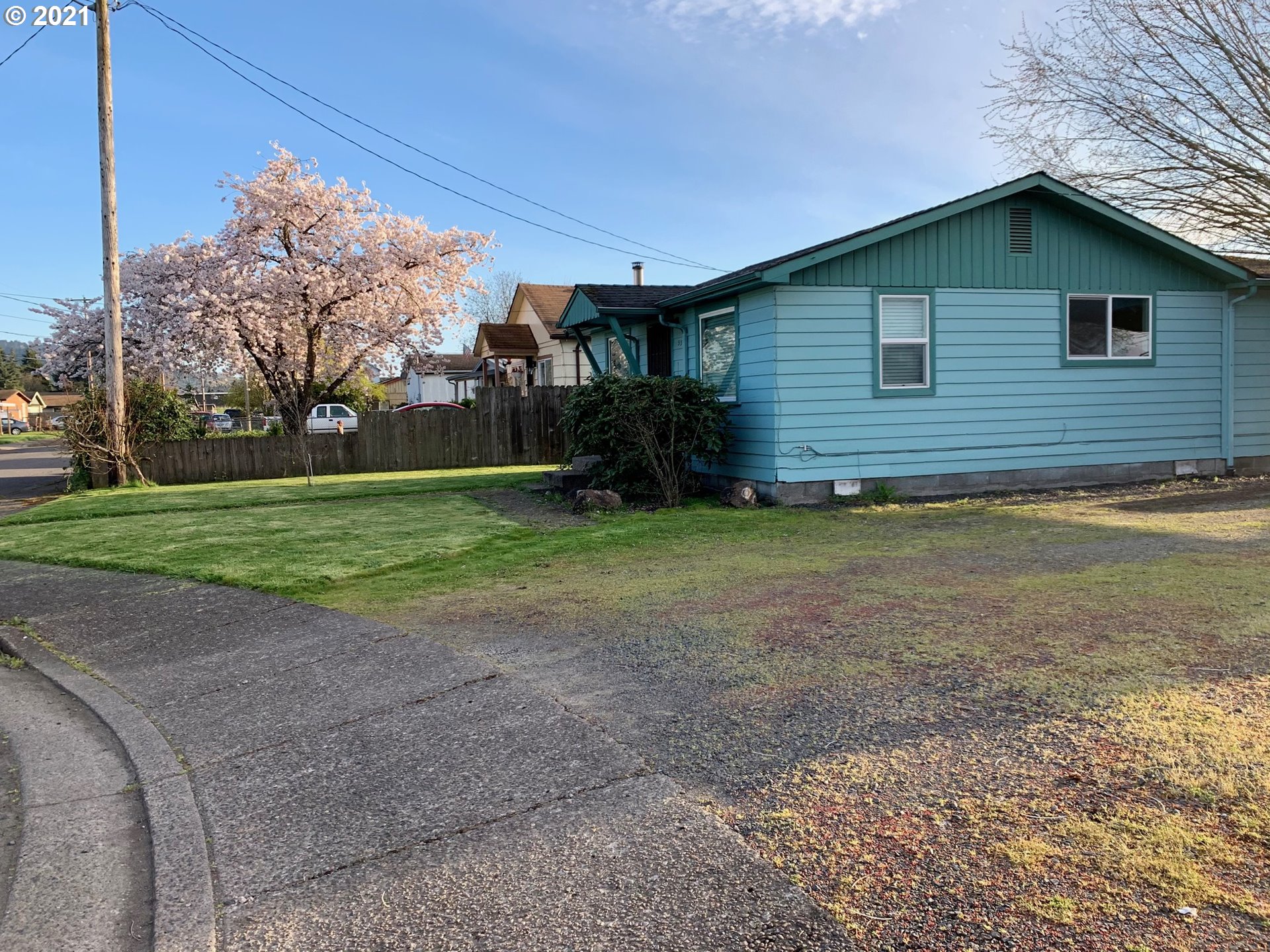 530 North 34th Street Springfield, OR 97478 - Photo 3 of 17 Gallery Image 3