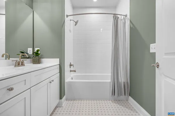 $784,900 | 2 East Corsham Street, Crozet, VA 22932