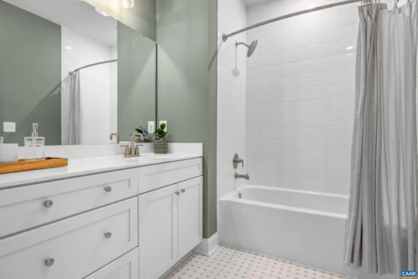 $784,900 | 2 East Corsham Street, Crozet, VA 22932