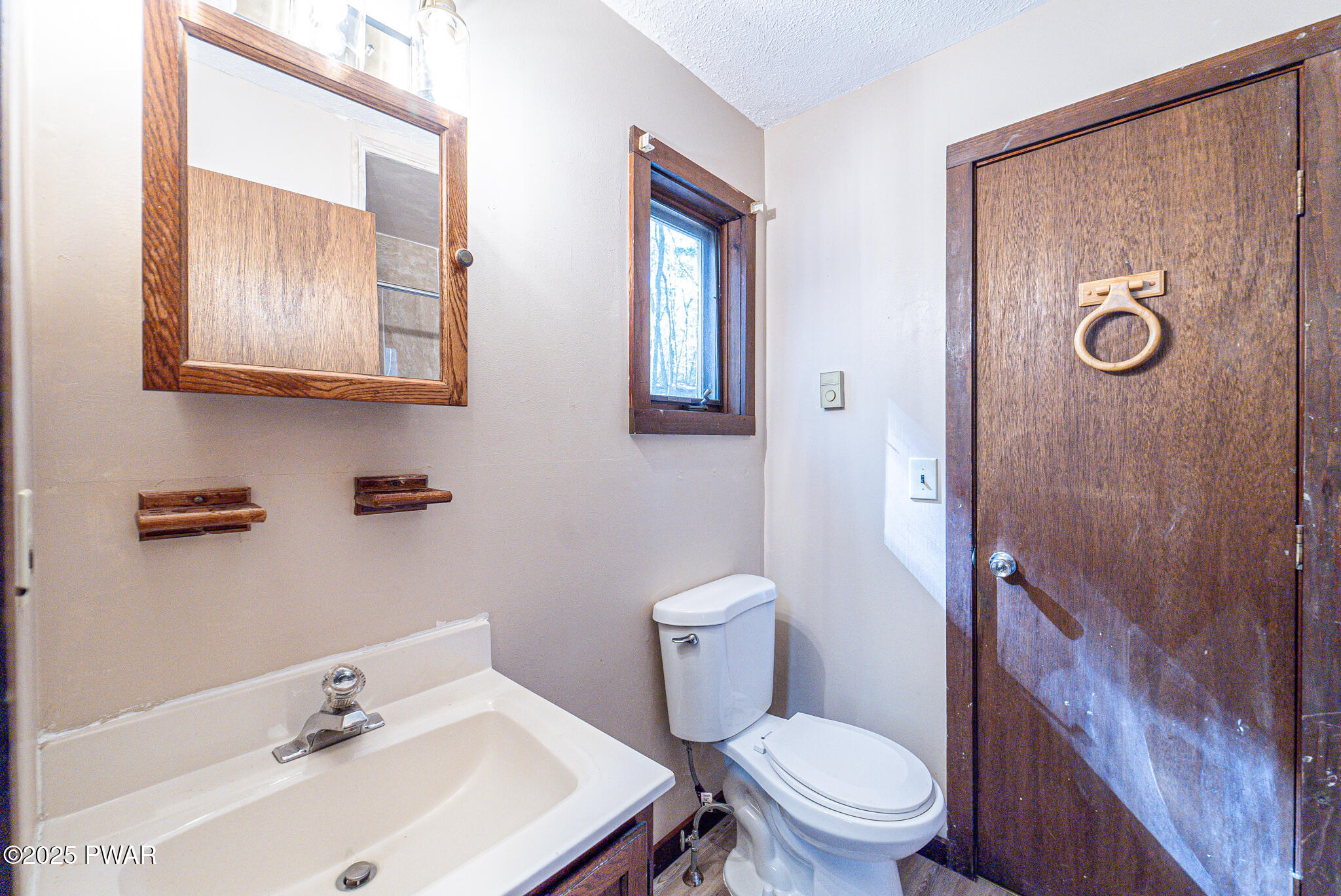 1562 Oak Lane Bushkill, PA 18324 - Photo 10 of 32