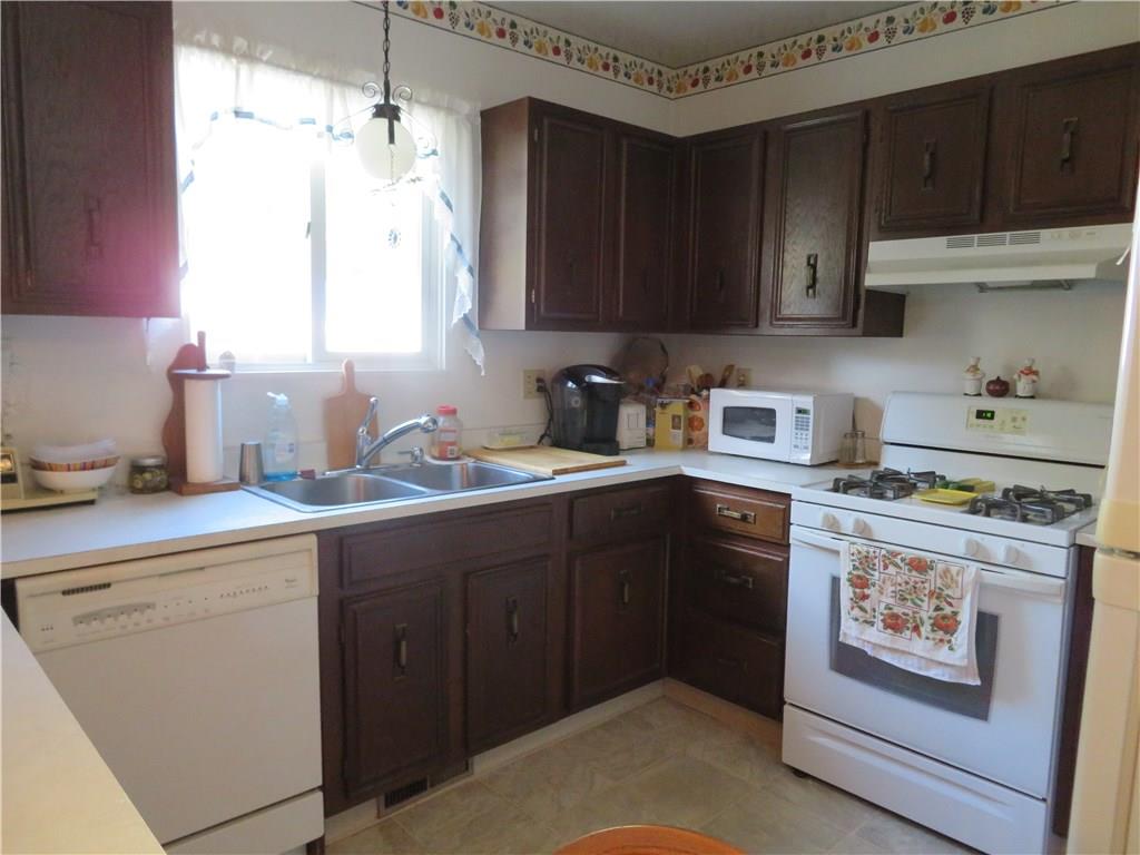 119 Glorietta Hill Road Apollo, PA 15613 - Photo 8 of 25