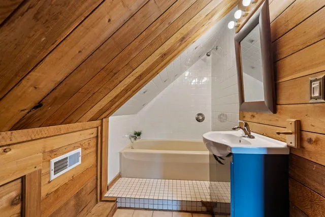 $4,500 | 438 South Wright Street, Naperville, IL 60540