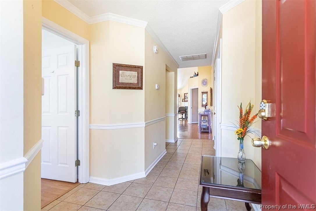 109 Rustling Oak Ridge Yorktown, VA 23692 - Photo 7 of 32 Gallery Image 7