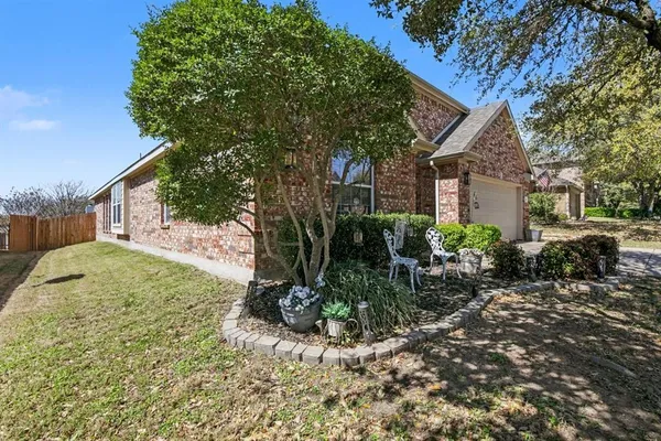 $340,000 | 7924 Branch Hollow Trail, Fort Worth, TX 76123