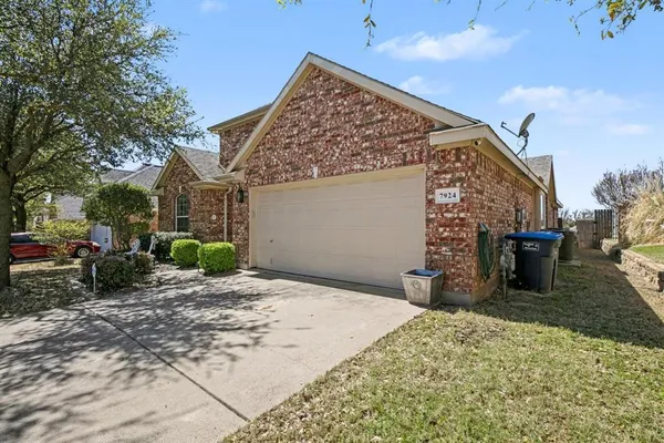 $340,000 | 7924 Branch Hollow Trail, Fort Worth, TX 76123