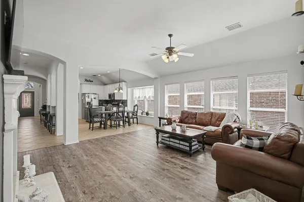 $340,000 | 7924 Branch Hollow Trail, Fort Worth, TX 76123