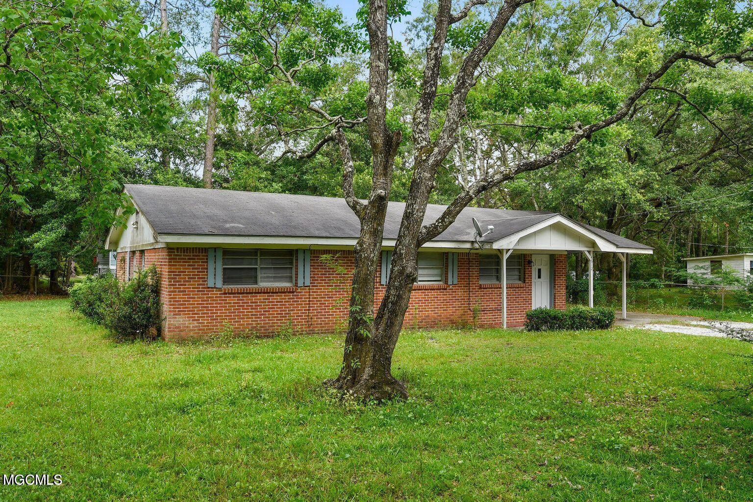 4612 Burns Street Moss Point, MS 39563 - Photo 3 of 16 3