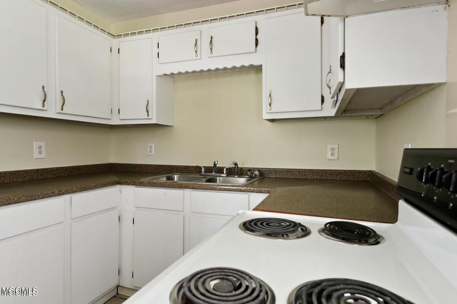 4612 Burns Street Moss Point, MS 39563 - Photo 8 of 16 8