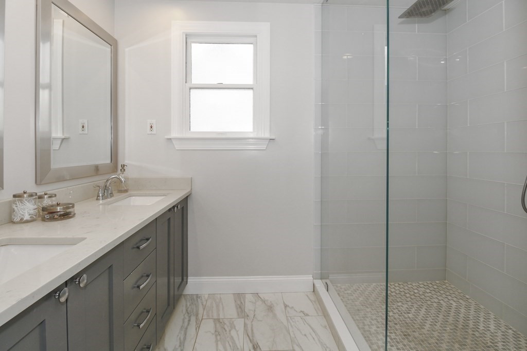 296 Billings Road Quincy, MA 02170 - Photo 17 of 29 Gallery Image 17