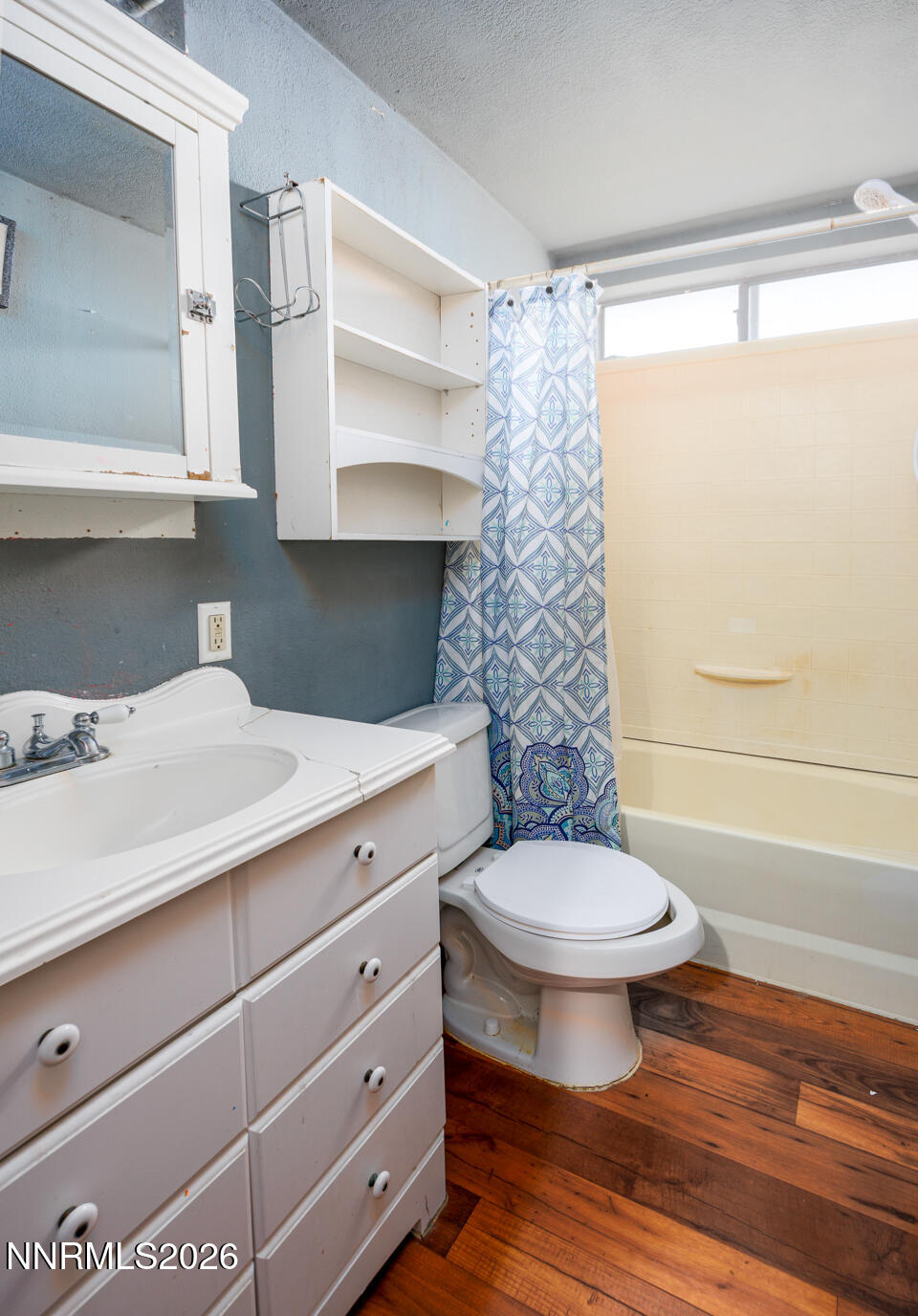 5465 Caleb Drive Fallon, NV 89406 - Photo 12 of 23 a bathroom with a sink a toilet and shower