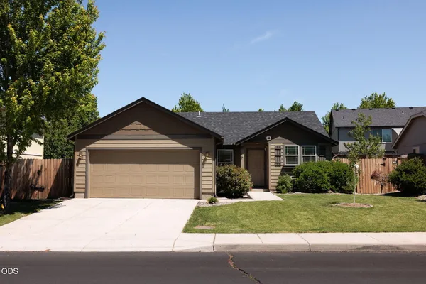 $435,000 | 440 Southwest 31st Street, Redmond, OR 97756